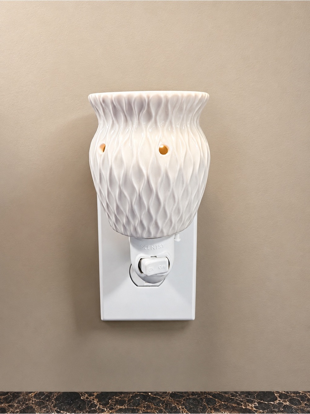 Scentsy White Ceramic Wave Plug-In Warmer